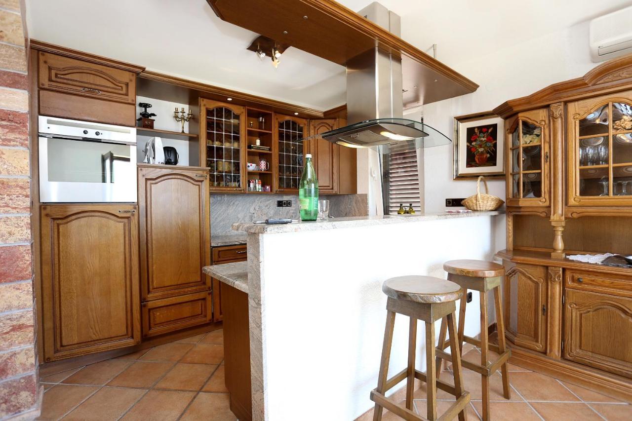 Apartments And Rooms With Parking Space Duce, Omis - 10303 외부 사진